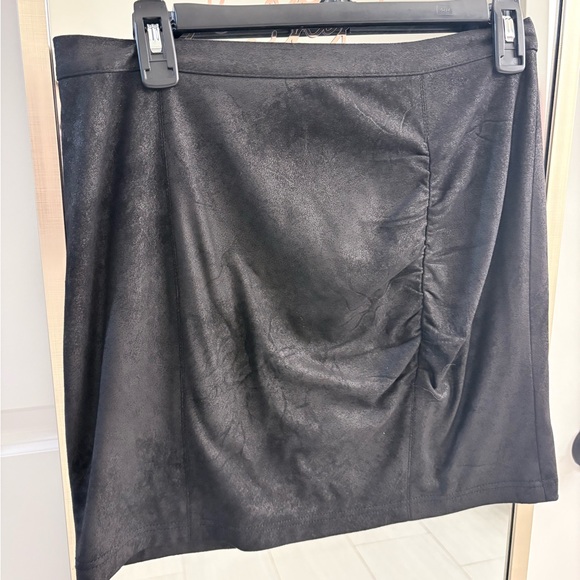 Free People Black Mini Skirt - Picture 2 of 4